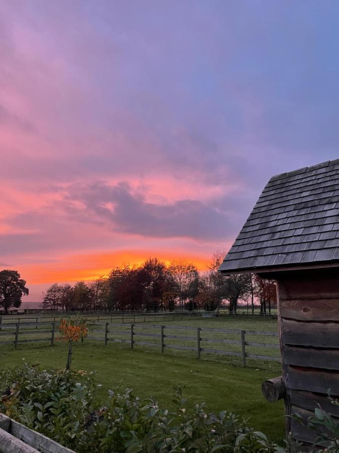The Hat'S Hut Mixbury Eksteriør billede